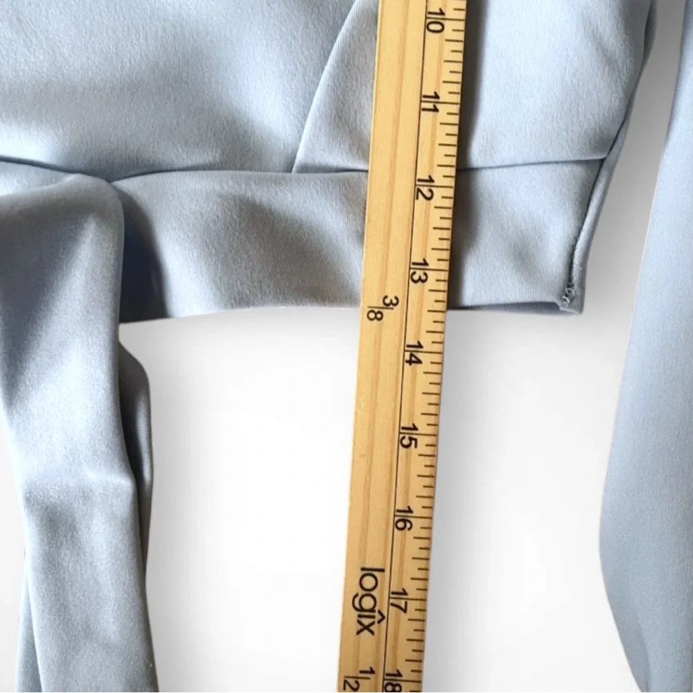 BOOHOO Light Blue Long Sleeve Cut Out Crop Top Size 8 | EUC‎ - Picture 7 of 8
